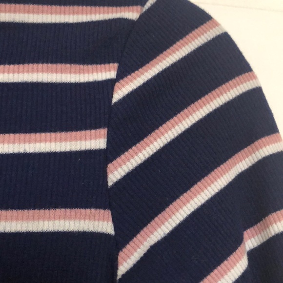 Stripped Crop Top - Picture 6 of 6